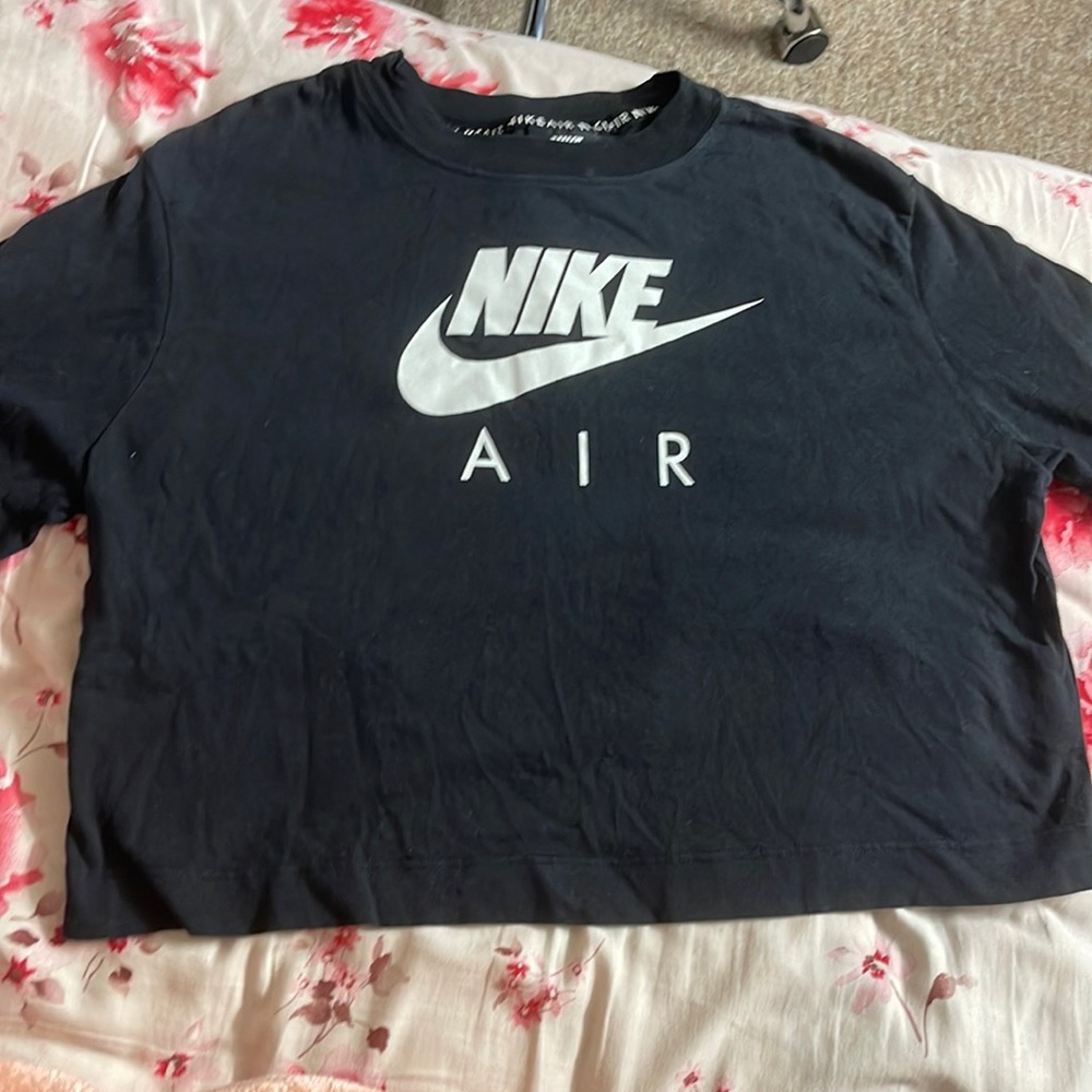 Nike air crop t shirt